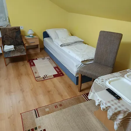 Dekany Vendeghaz Gazde/Camere de închiriat Mezohegyes